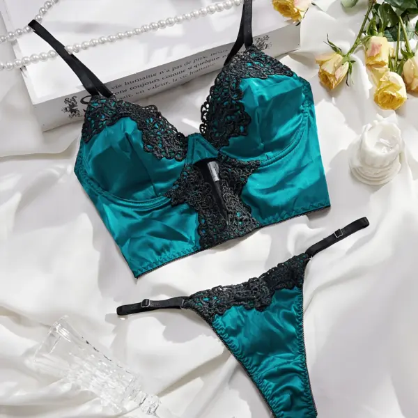 European and American Women's Bra Set – Deep V-Neck Carved Bra, Ruffled Lace Thong Panties with Underwire, 2-Piece Set